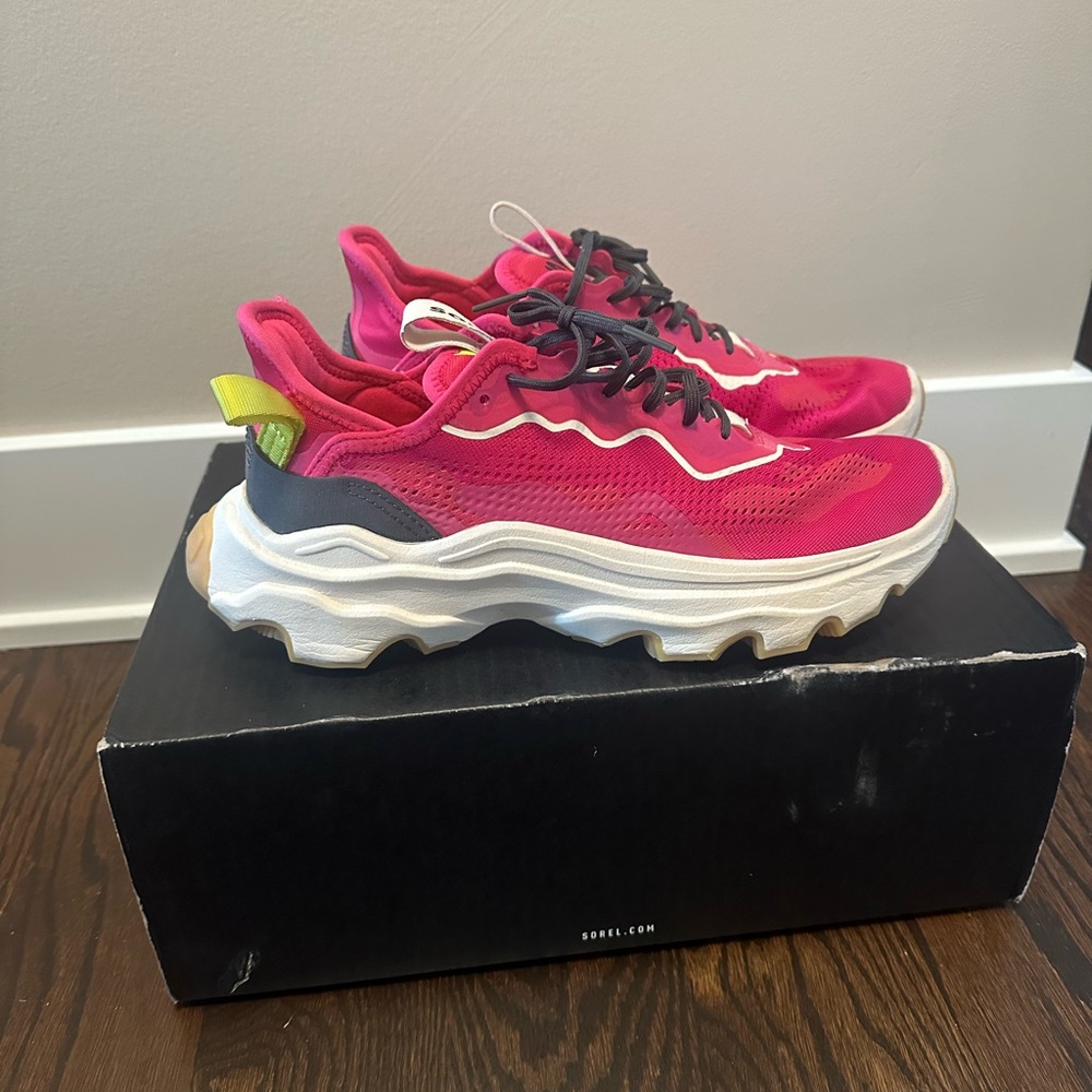 SOREL KINETIC BREAKTHRU Day lace SNEAKERS in Cactus Pink, jet.